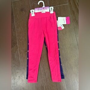 NWT 2 pack of leggings FreeStyle Revolution Life size 4 🌸🌸🌸